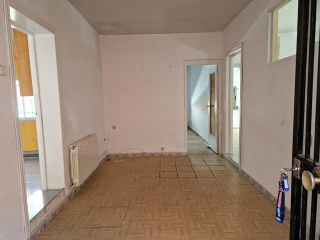 AOC VENDE EN EL CENTRO DE MOSTOLES, CASA EN PRIMERA PLANTA PARA REFORMAR CON GRAN POTENCIAL. — 9