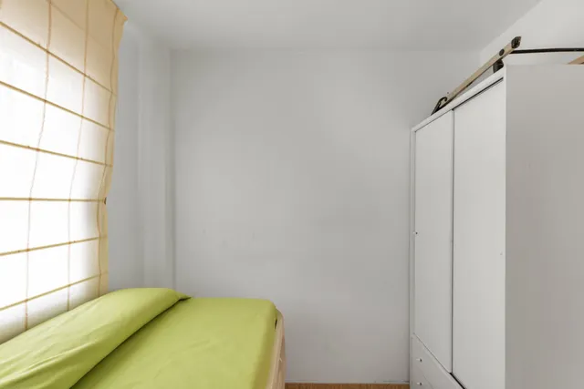 Apartamento de 2 dormitorios con piscina, garaje y trastero cerca del centro de Torrevieja — 19