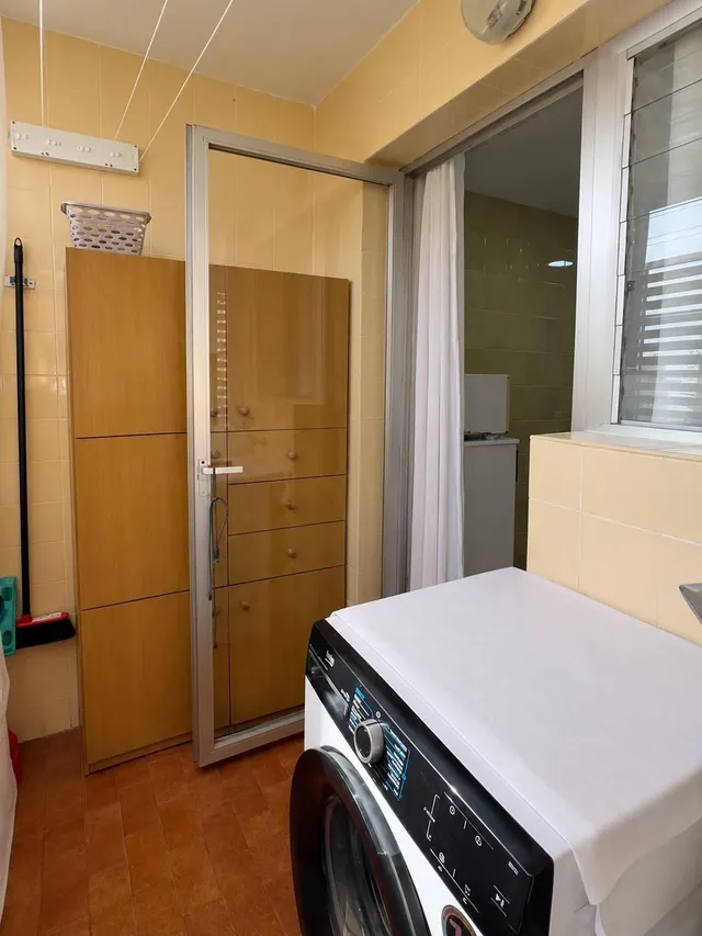 Piso reformado de 4 habitaciones y 2 baños en Malilla — 12