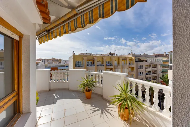 Espectacular ático con vistas al mar y amplia terraza — 34