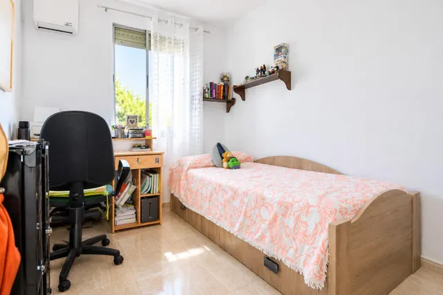 Se vende piso en san benito, alquilado — 10