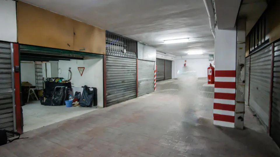Plaza de garaje cerrada entre avd. Alfonso XIII  y Ficia