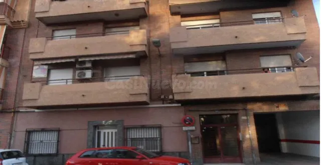 Se vende Piso OKUPADO en Calle San Roque 91 Murcia, (Murcia) - foto 2
