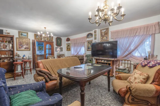 Se vende exclusiva vivienda en Alfacar – Cuesta de Víznar con extension de terreno rústico de 6.000m2 — 28
