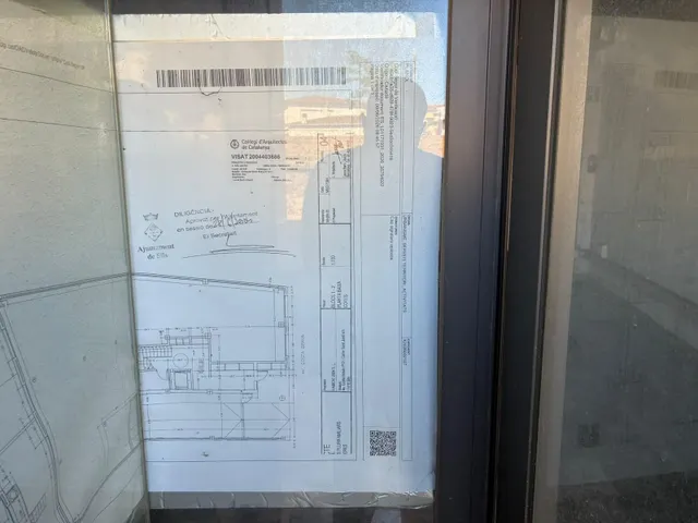 LOCAL COMERCIAL A PIE DE CALLE — 38