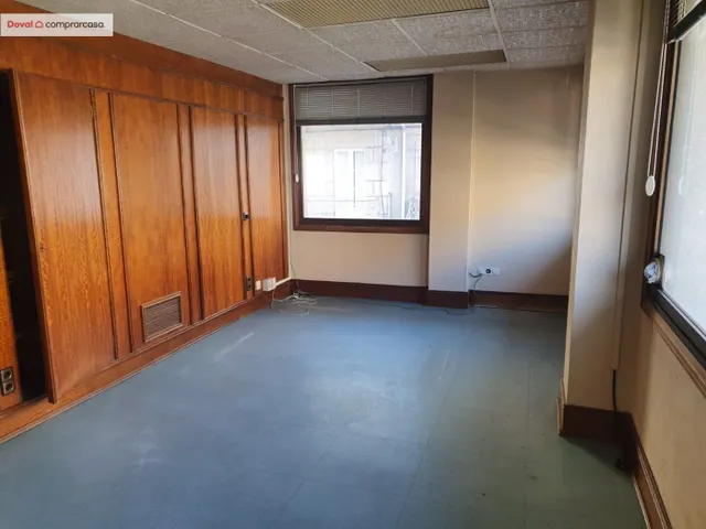Fantástica, oficina mucha luz,  oficina en zona peatonal. — 10