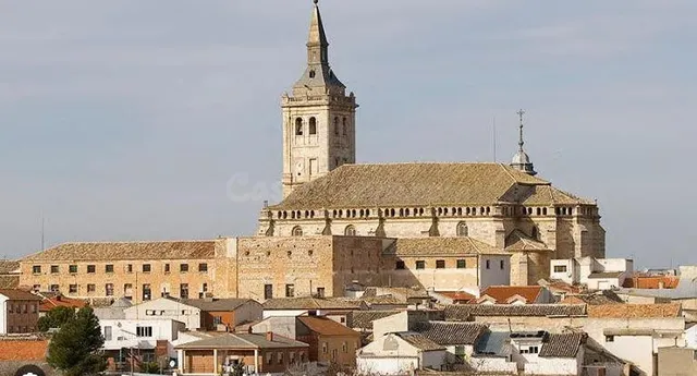 VIVIENDA EN YEPES