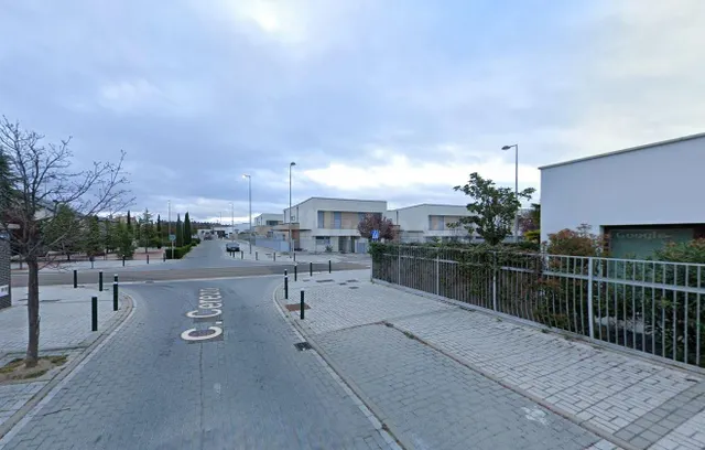 Se vende casa adosada OKUPA en Arándano de Valladolid (Valla - foto 3