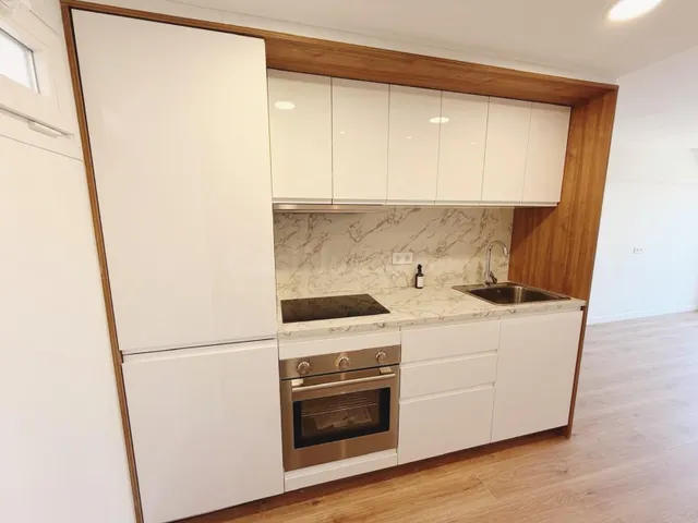 Piso en venta en Avenida de la Telefónica — 2