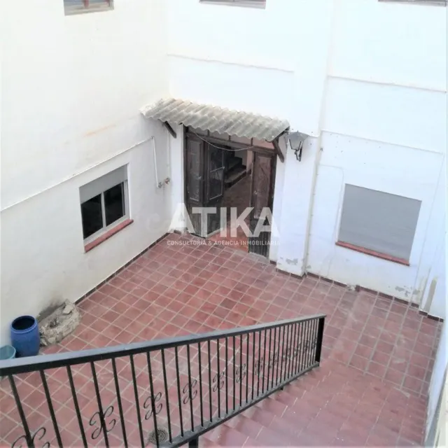 ESPECTACULAR CASA VENTA CON PATIO - foto 5