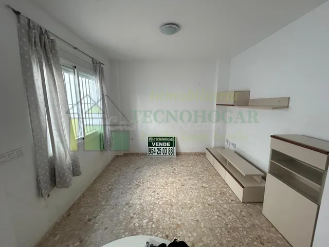 Casa adosada en venta en El Coronil – Amplia vivienda de 3 p - foto 4
