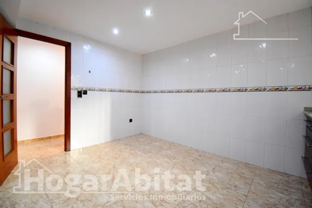 Espacio familiar y comodidad absoluta en este piso totalmente exterior con garaje privado cerrado — 33