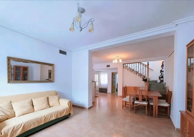 Se vende planta baja con 4 dormitorios y 3 baños en Cartagen - foto 3
