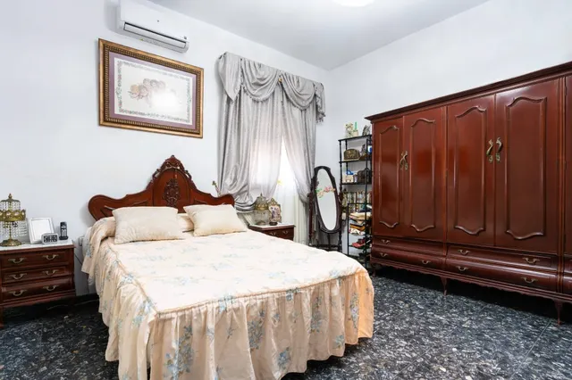 Chalet y parcela segregable en Palomares del Río — 26