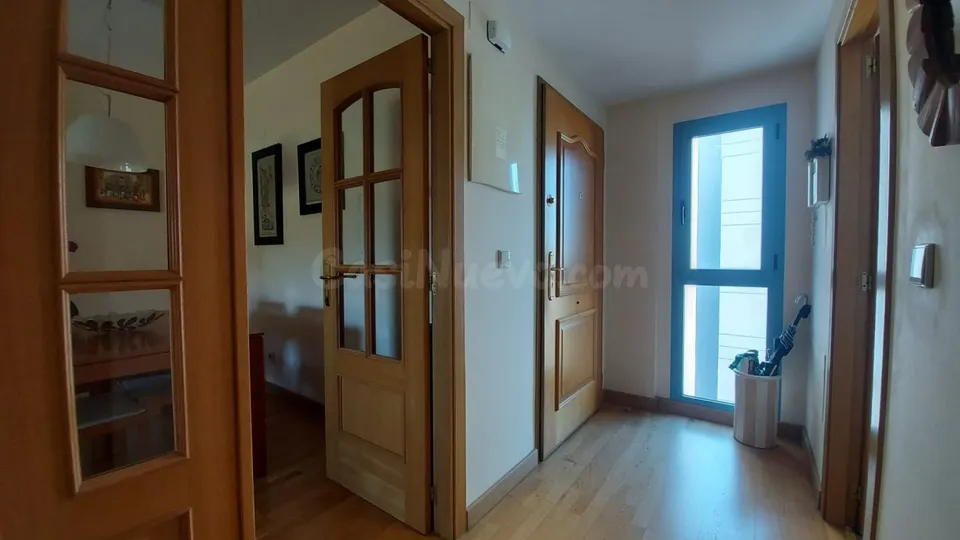 Piso 4 habitaciones 110m² en alquiler - El Cónsul-El Romeral