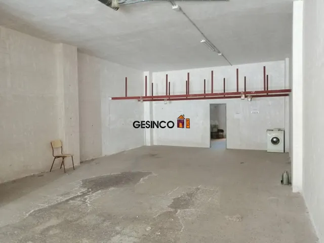 LOCAL COMERCIAL CON GRAN VISIBILIDAD — 4