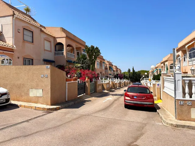 Bungalow de 2 dormitorios y 1 baño en los balcones (Torrevieja) — 34