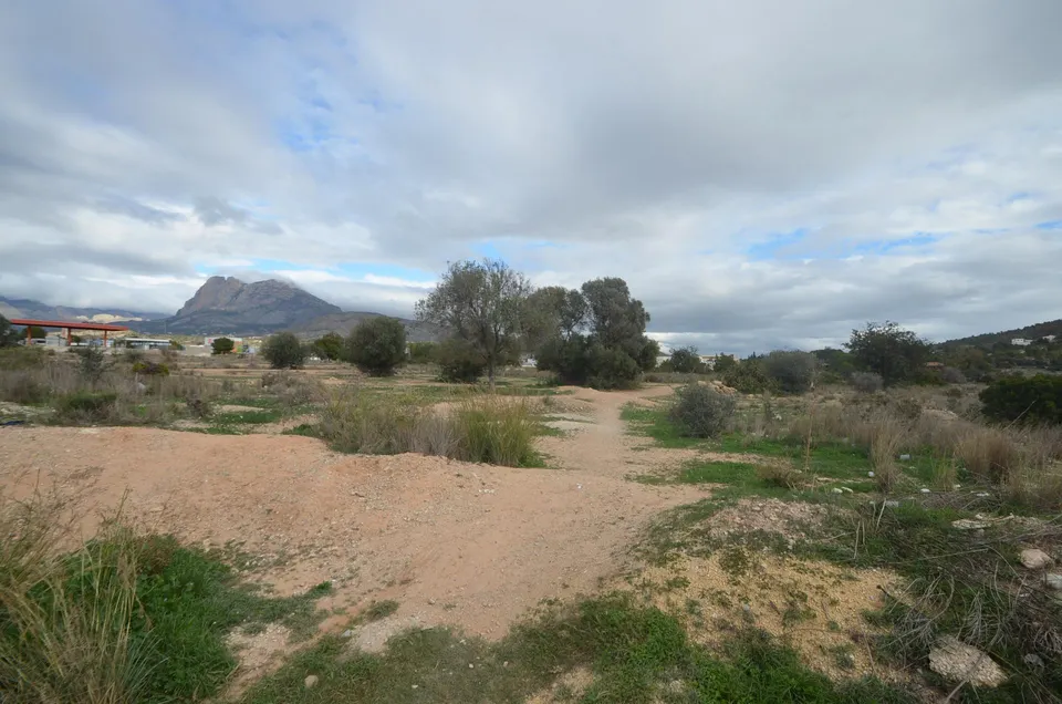 SE VENDE SUELO URBANIZABLE USO TERCIARIO/TURISTICO/INDUSTRIAL