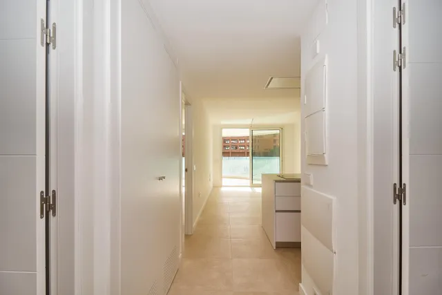 Apartamento  de 2 dormitorios y 2 baños , a estrenar en  pleno centro de Fuengirola. — 15