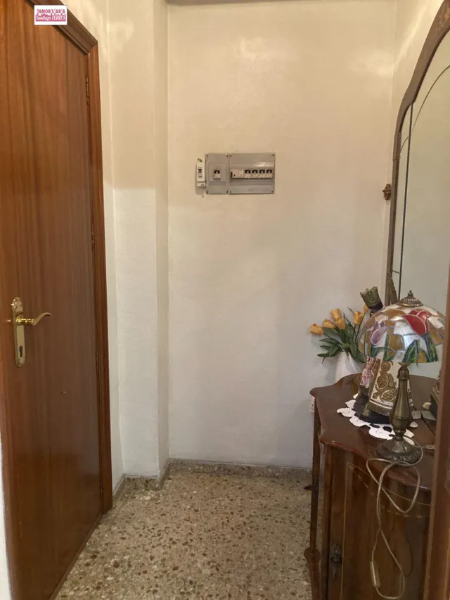 VENTA DE EDIFICIO FAMILIAR EN BENIFAIO (VALENCIA) — 28