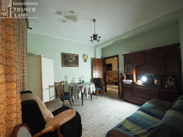 *¡OPORTUNIDAD DE ULTIMA HORA! Se vende amplia Casa en Esquin - foto 3