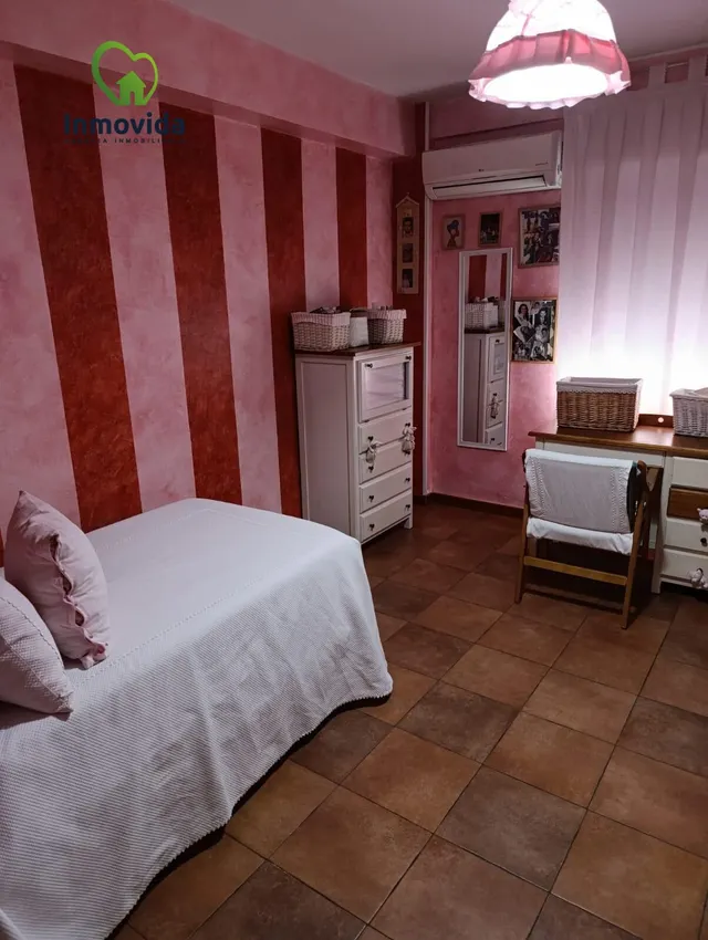 Piso Reformado en Zona Av. Barcelona - Viñuela, Córdoba por €205,000 — 16
