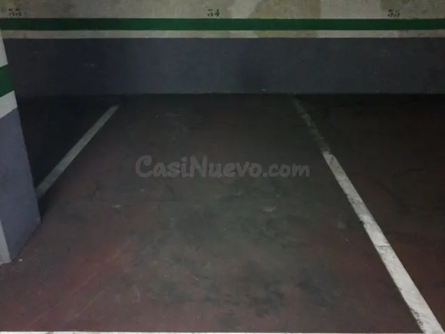 Plaza para coche pequeño-mediano — 4