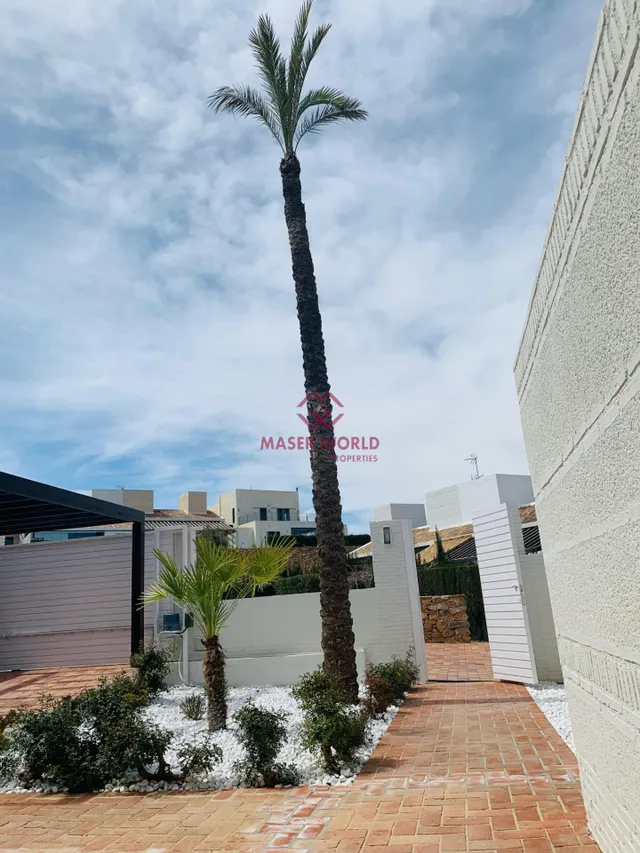 Elegantes adosados de una planta con piscina privada en Peraleja Golf Resort - Costa Cálida — 11