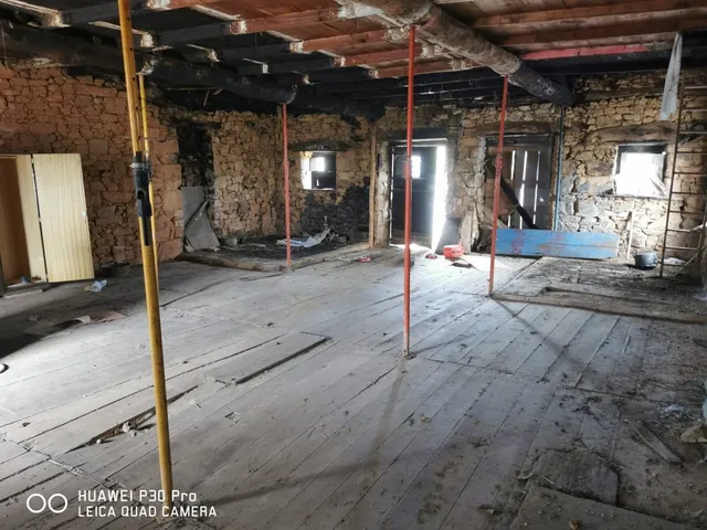 CASA CON TERRENO PARA REFORMAR EN ARGANZA — 3
