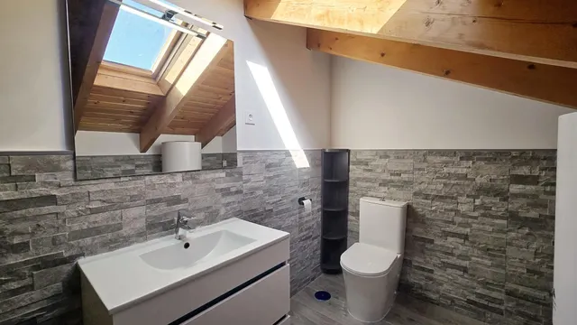 Alquiler de habitaciones por temporada en chalet con piscina de Villanueva de la Cañada (Madrid). — 27