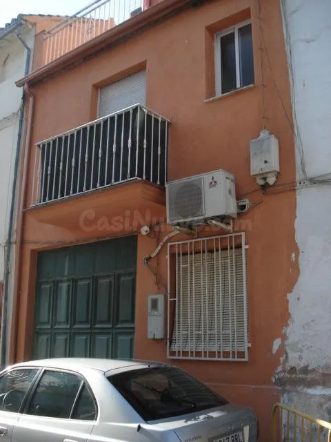 Se vende Piso OKUPADO en Calle Cruces Nº 46 Santa Fe, (Grana