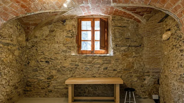 Casa histórica con grandes espacios en Llançà — 25