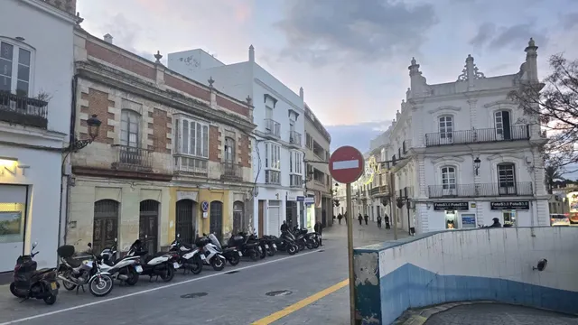 LOCAL COMERCIAL EN EL CENTRO DE CHICLANA — 14