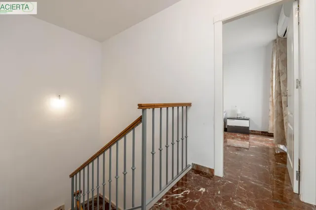 Encantadora Casa Reformada en Ogijares con Vistas y Espacios para Disfrutar — 33