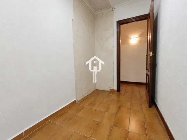 1ª planta de 102 m2 con patio en pleno centro de Alicante: edificio con ascensor — 16