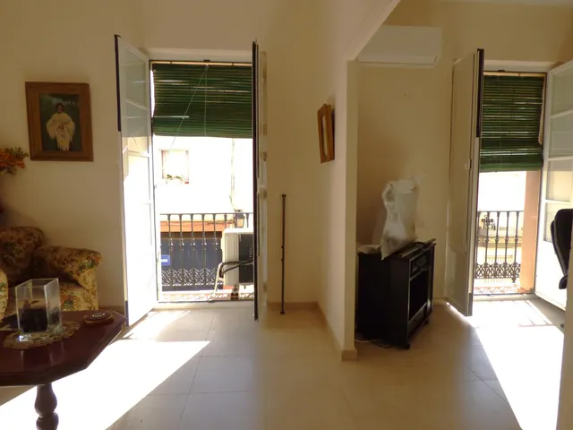 Amplia vivienda con ascensor y trastero en el mismo edificio