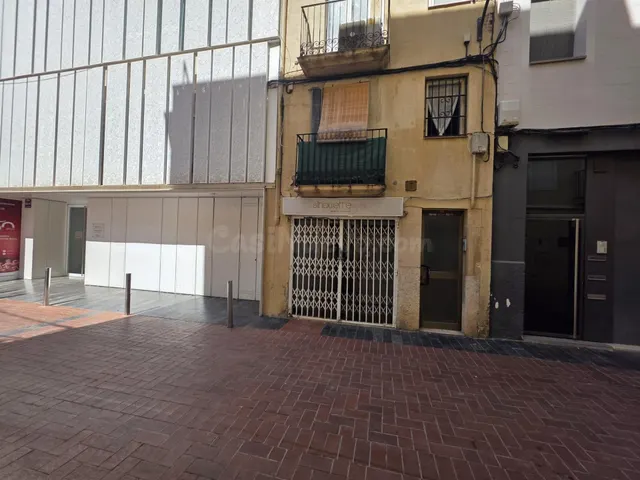 EXCELENTE OPORTUNIDAD DE INVERSIÓN O AUTOEMPLEO: LOCAL COMERCIAL A PIE DE CALLE — 2