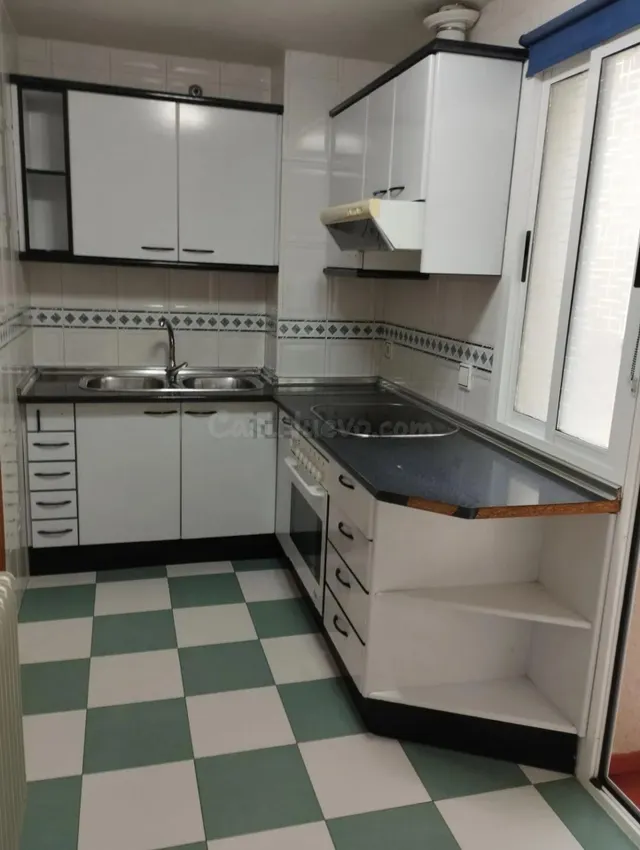 Luminoso apartamento exterior ubicado en Ciudad Real - foto 2