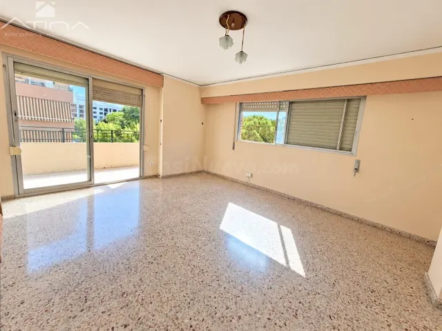 Piso amplio en Gandía en zona parque San Pere, con 4 dormito - foto 2
