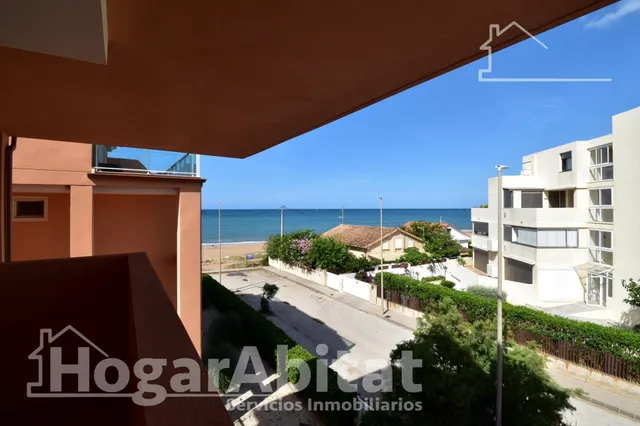 ¡EN PRIMERA LÍNEA DE PLAYA! LUMINOSO EN RESIDENCIAL CON PISCINA Y GARAJE — 40