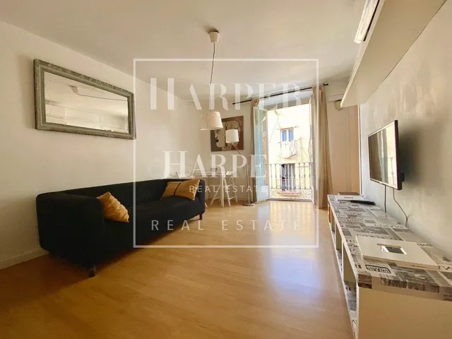 Para entra a vivir, un piso luminoso en  Barcelona ( Nou de Rambla ), — 2