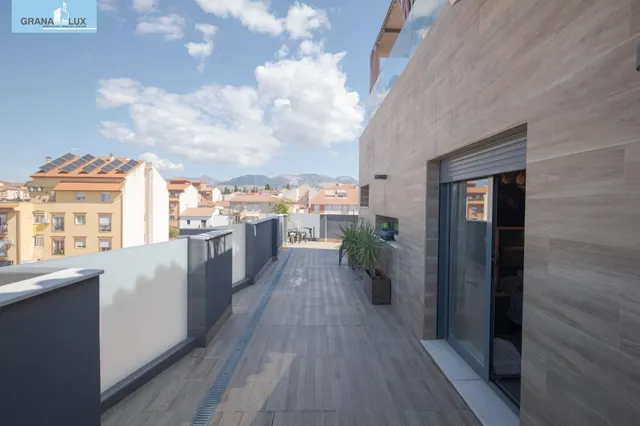 Ático dúplex con piscina en Maracena — 47