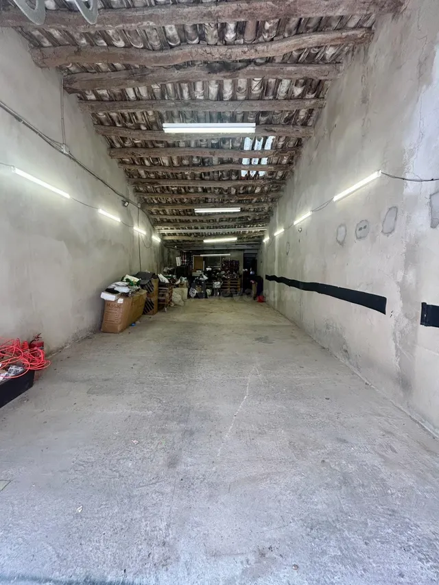 LOCAL EN VENTA CON POSIBILIDAD DE CONVERSIÓN A VIVIENDA - foto 3