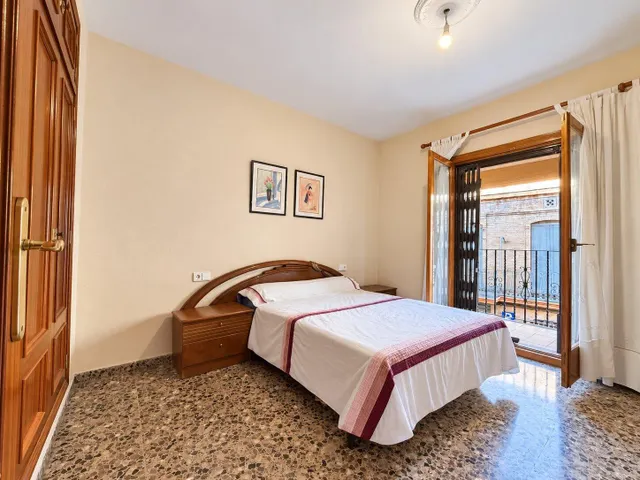 Adosado con gran patio, terraza y garaje en massarrojos, junto a Valencia — 8