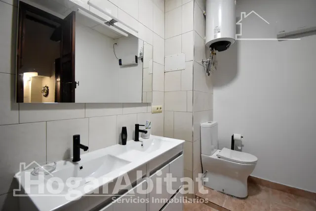 REFORMADO Y AMPLIO CON TECHOS ALTOS, PISCINA Y MUCHO ESTILO ¡TE ENCANTARÁ! — 41