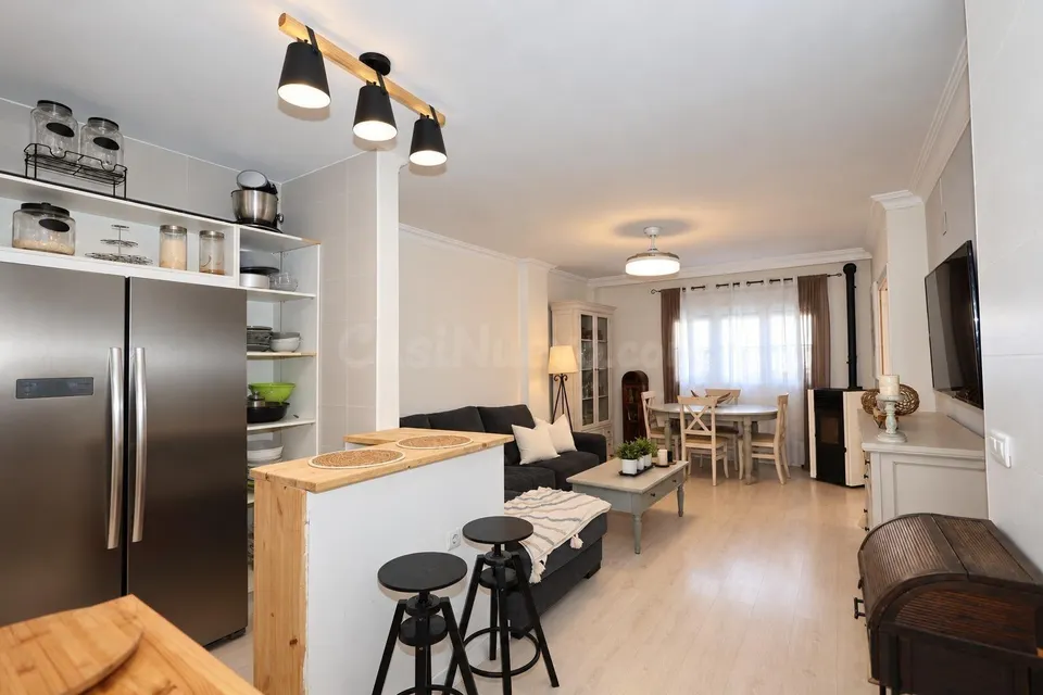 ¡tu nuevo hogar con dos patios, 2 dormitorios y aire por conductos!