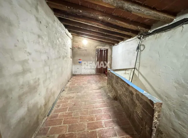 Sarrià de Ter (Girona) | Masía tradicional catalana para rehabilitar con finca rústica de 7.878 m2 — 42