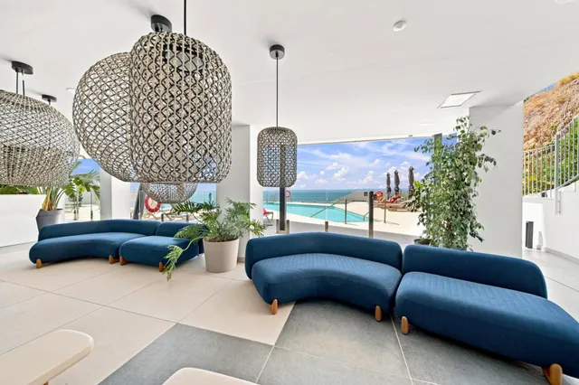 APARTAMENTO DE LUJO CON VISTAS PANORÁMICAS AL MAR EN CARAT I – CARVAJAL, FUENGIROLA — 17
