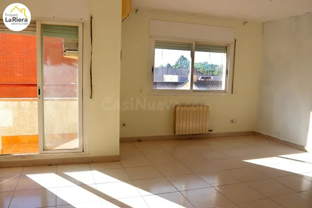 BUENA OPORTUNIDAD - PISO CON ASCENSOR Y 3 habitaciones. - foto 3