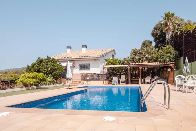 Casa independiente con piscina de agua salada - foto 2